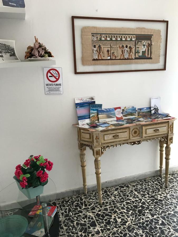 B&B Cagliari Ariosto Eksteriør billede